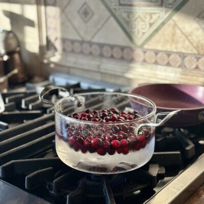 Кастрюля прозрачная из жаропрочного стекла