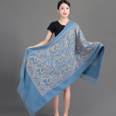 Шарф шерстяной с вышивкой голубой - Узор пейсли